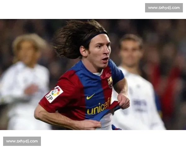 梅西萌娃力荐发带造型!长发飘逸成赛场新焦点 梅西萌娃力荐发带造型!长发飘逸成赛场新焦点